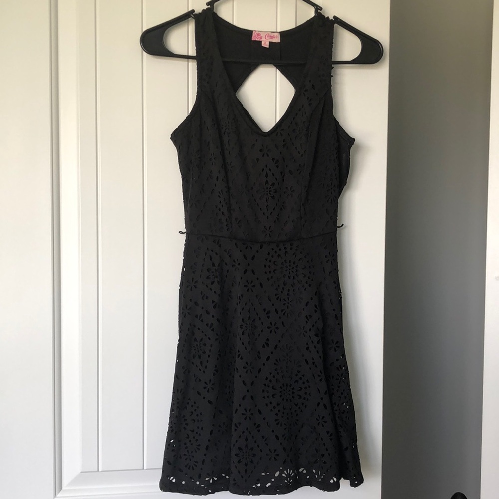 Candie’s Dress Juniors size 0 Black Sleeveless Lined Key Hole Back No belt Women
